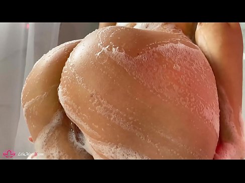 ❤️ Brunette Masturbates Pus karo Vibrator kanggo Intens Orgasme ing Shower ️ Porno vk ing kita
